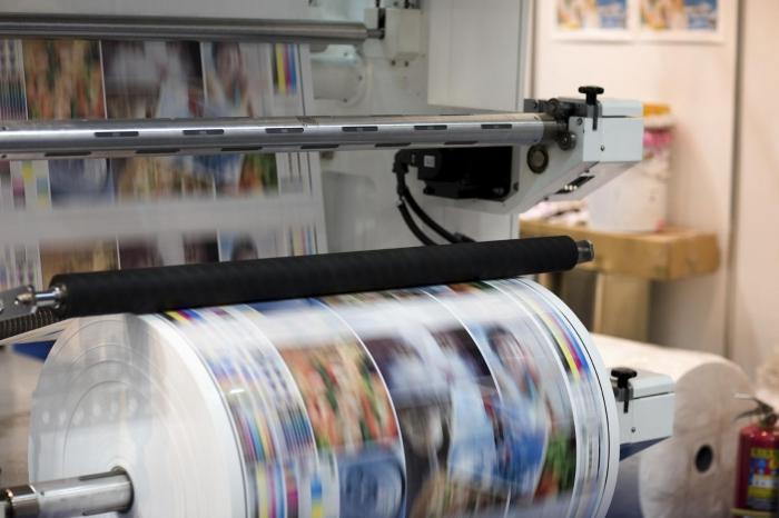Imprimir un folleto como una forma efectiva de transmitir un mensaje publicitario