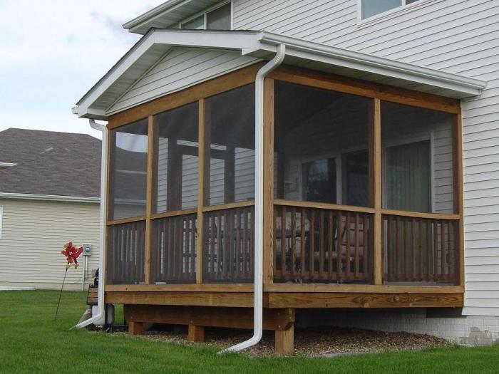 Agregar una terraza a la casa: características cuando se erige