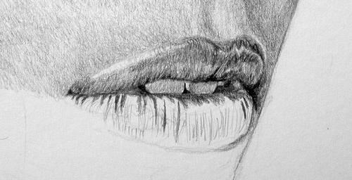 cómo dibujar los labios de un hombre con lápiz