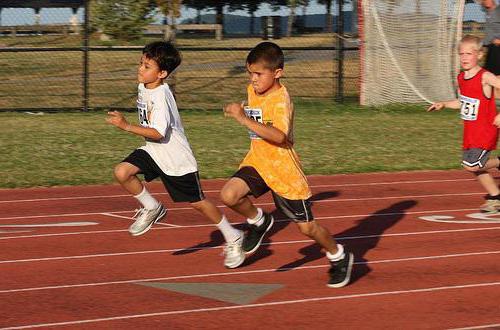 la norma de correr por 1 km para los escolares