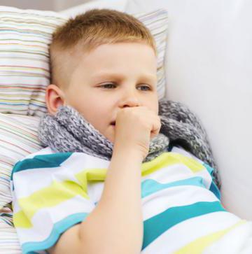 cómo aliviar la tos de un niño por la noche